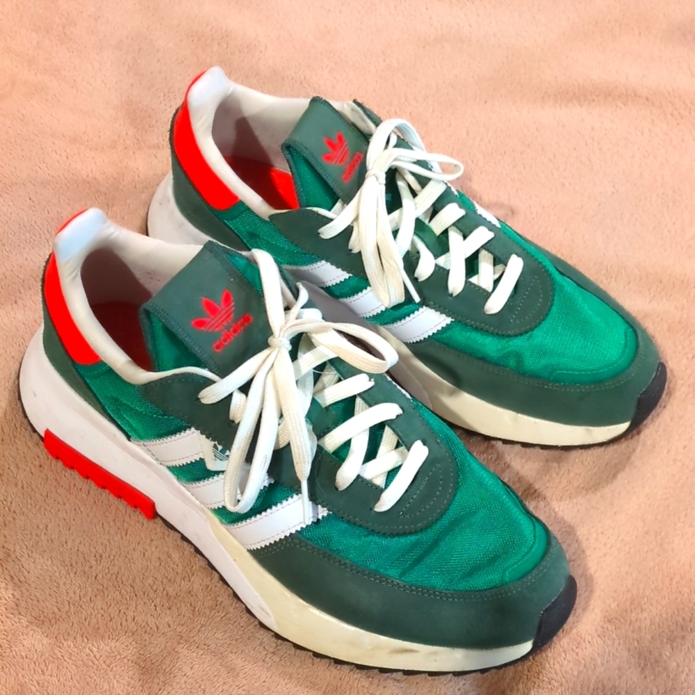 Adidas Sneakers